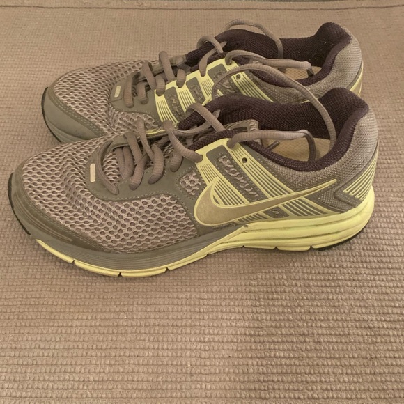 Nike sneakers - Picture 2 of 7